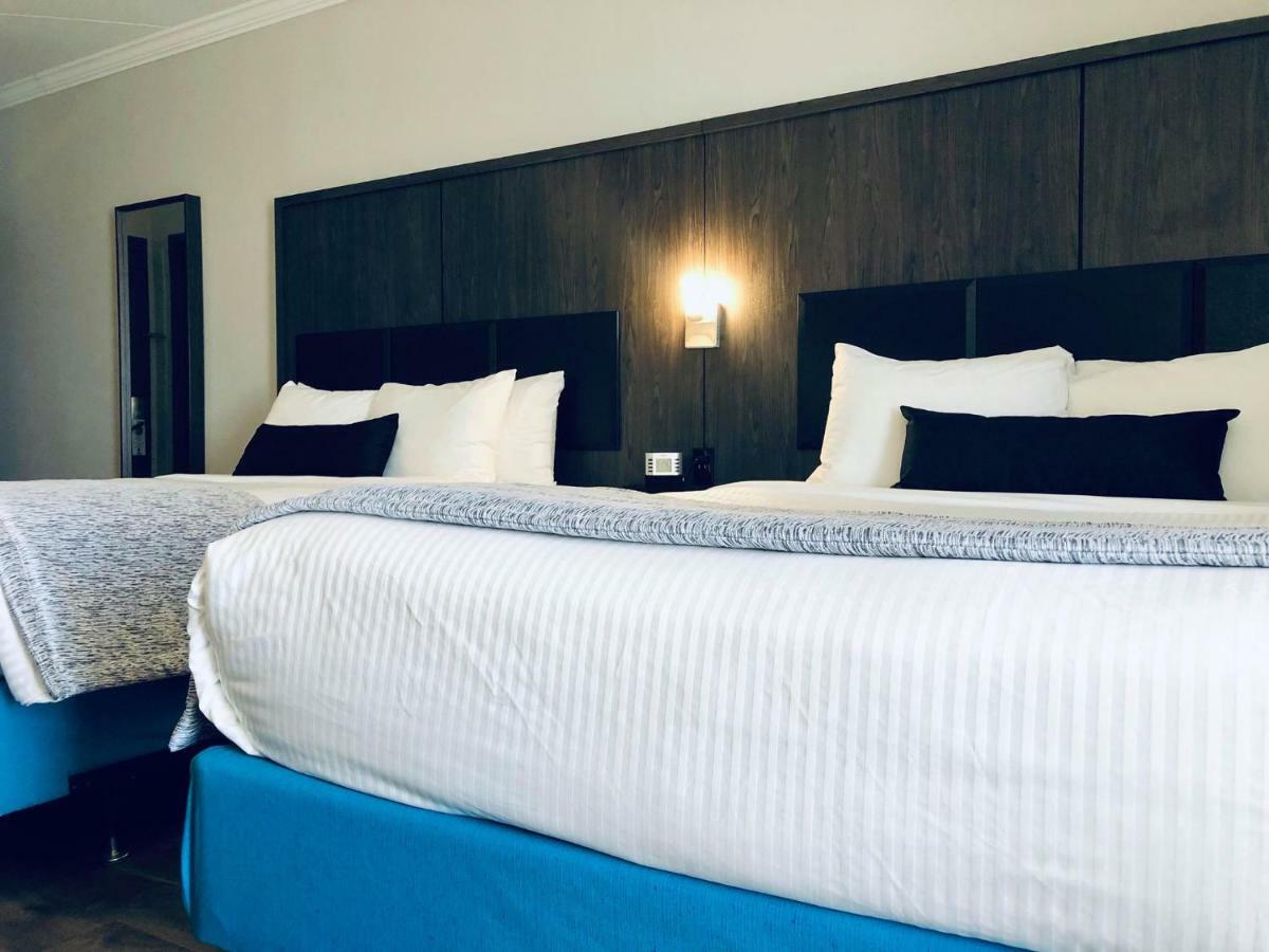 Best Western Laval-Montreal & Conference Centre Екстер'єр фото